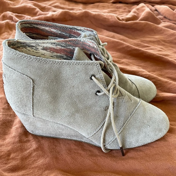 Toms Desert Ankle Bootie Wedges - Picture 1 of 6
